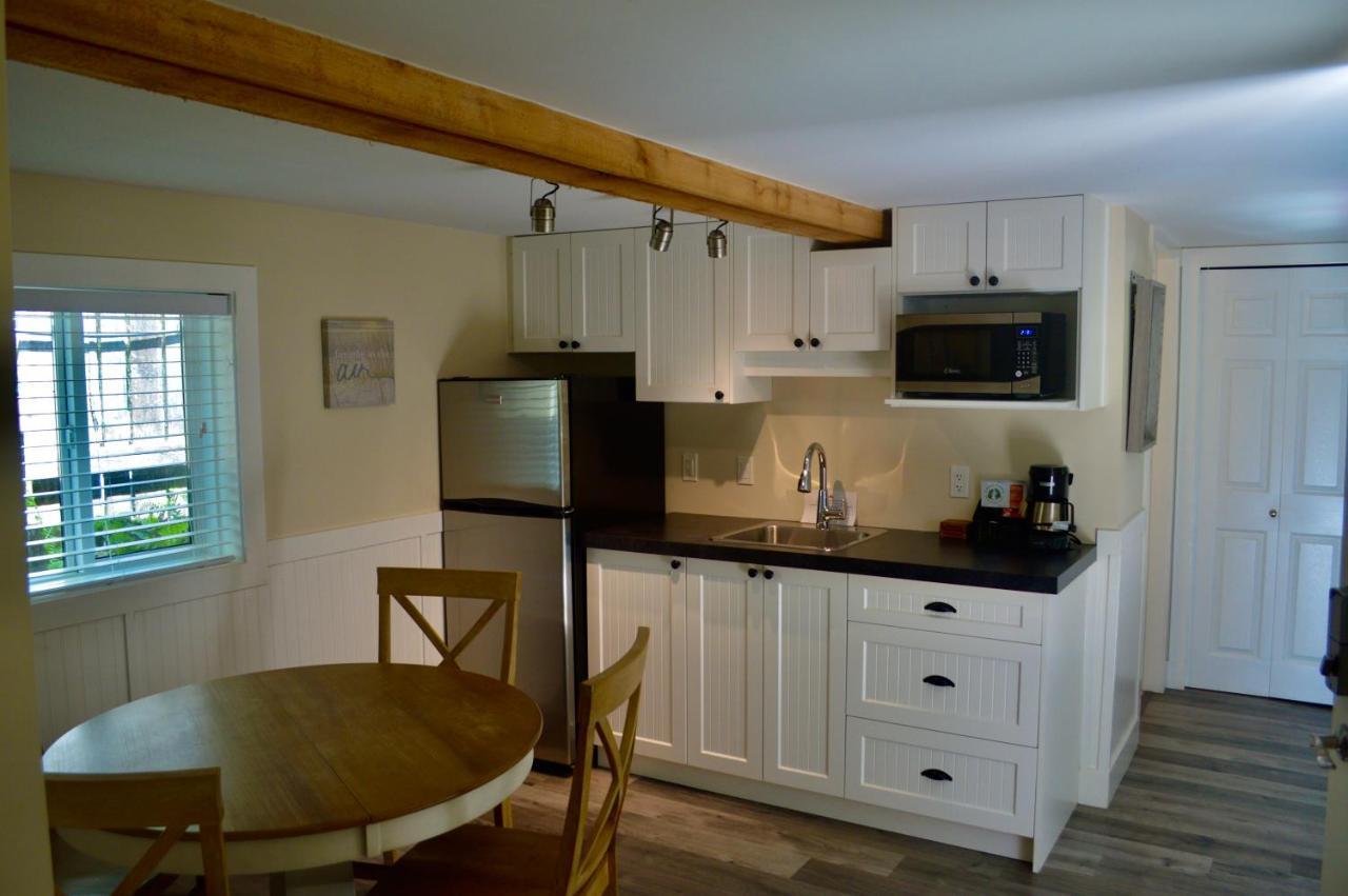 Wild Coast Wilderness Resort Port Renfrew Extérieur photo