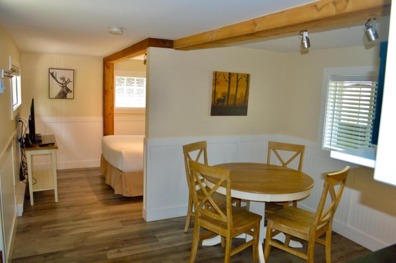 Wild Coast Wilderness Resort Port Renfrew Extérieur photo