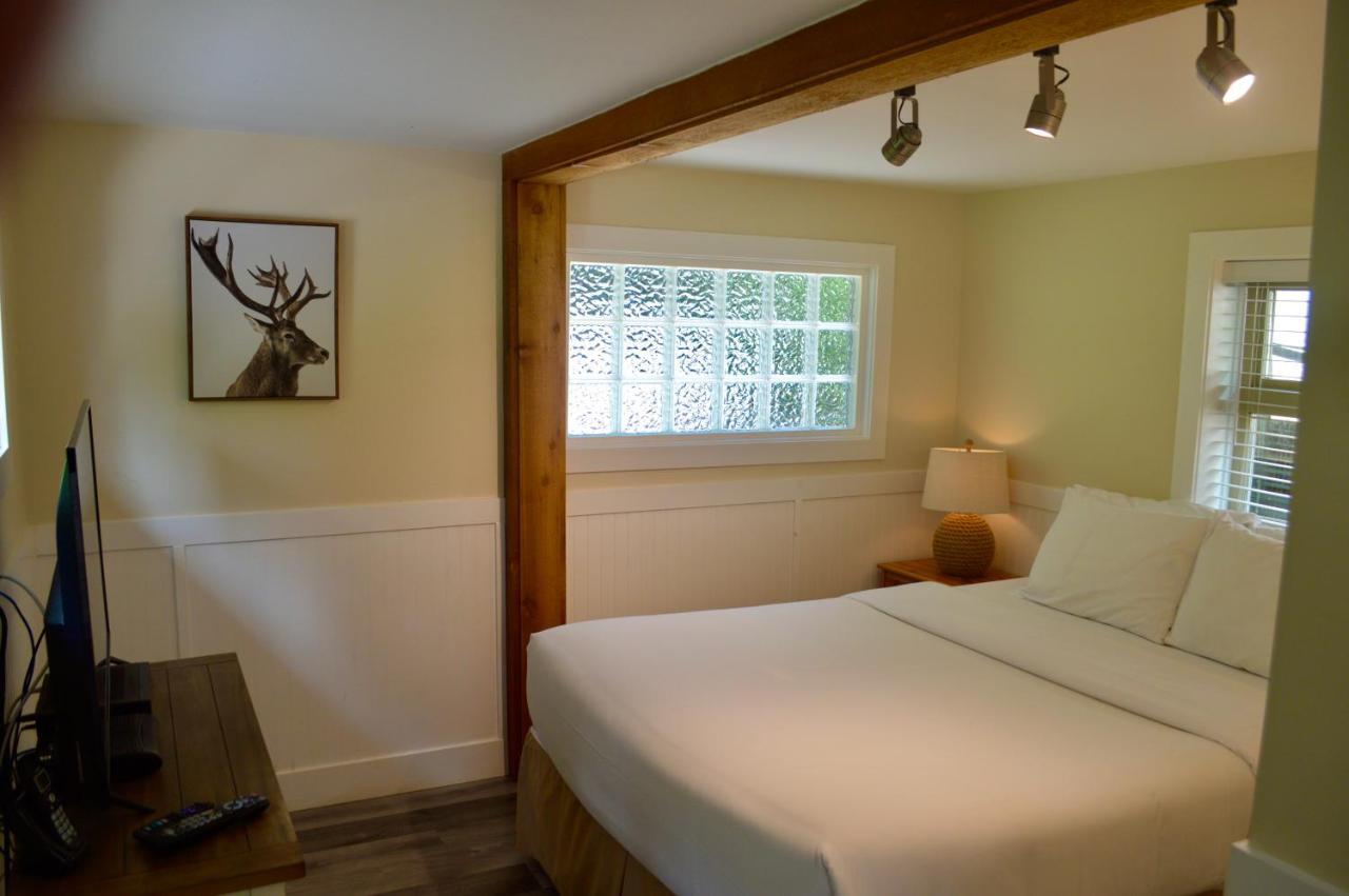 Wild Coast Wilderness Resort Port Renfrew Extérieur photo