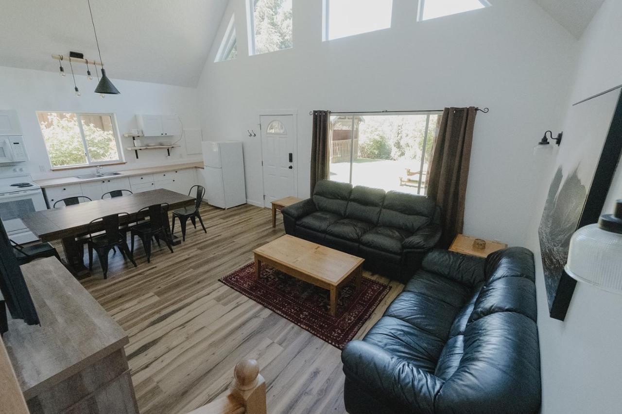 Wild Coast Wilderness Resort Port Renfrew Extérieur photo