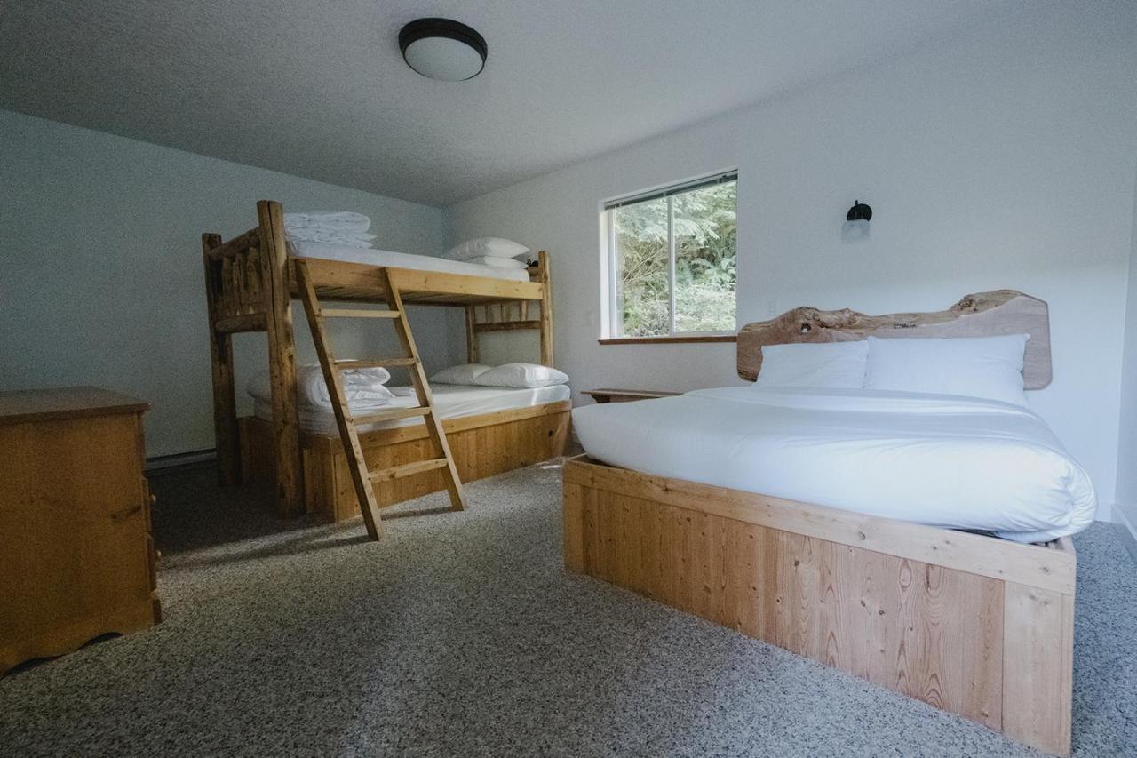 Wild Coast Wilderness Resort Port Renfrew Extérieur photo
