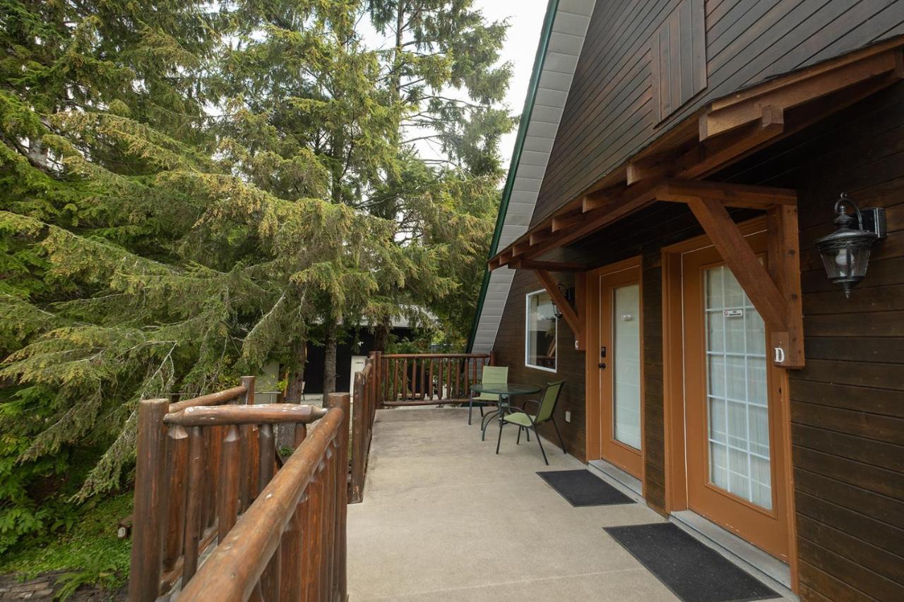 Wild Coast Wilderness Resort Port Renfrew Extérieur photo