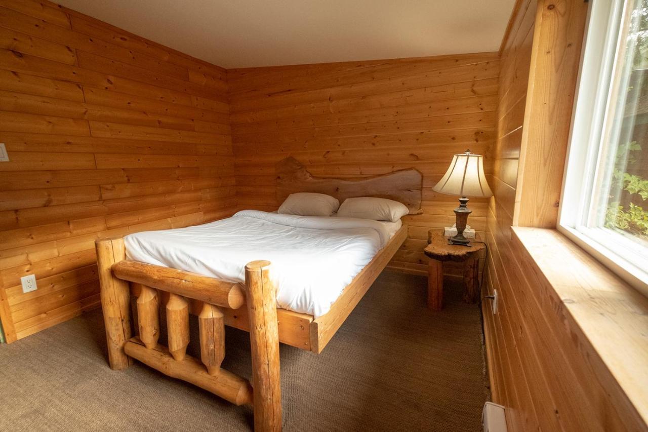 Wild Coast Wilderness Resort Port Renfrew Extérieur photo
