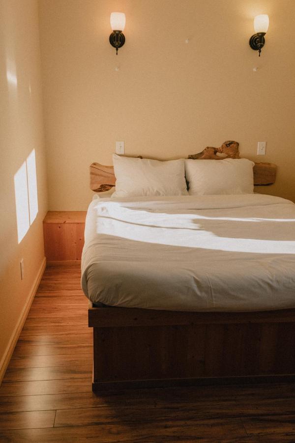 Wild Coast Wilderness Resort Port Renfrew Extérieur photo