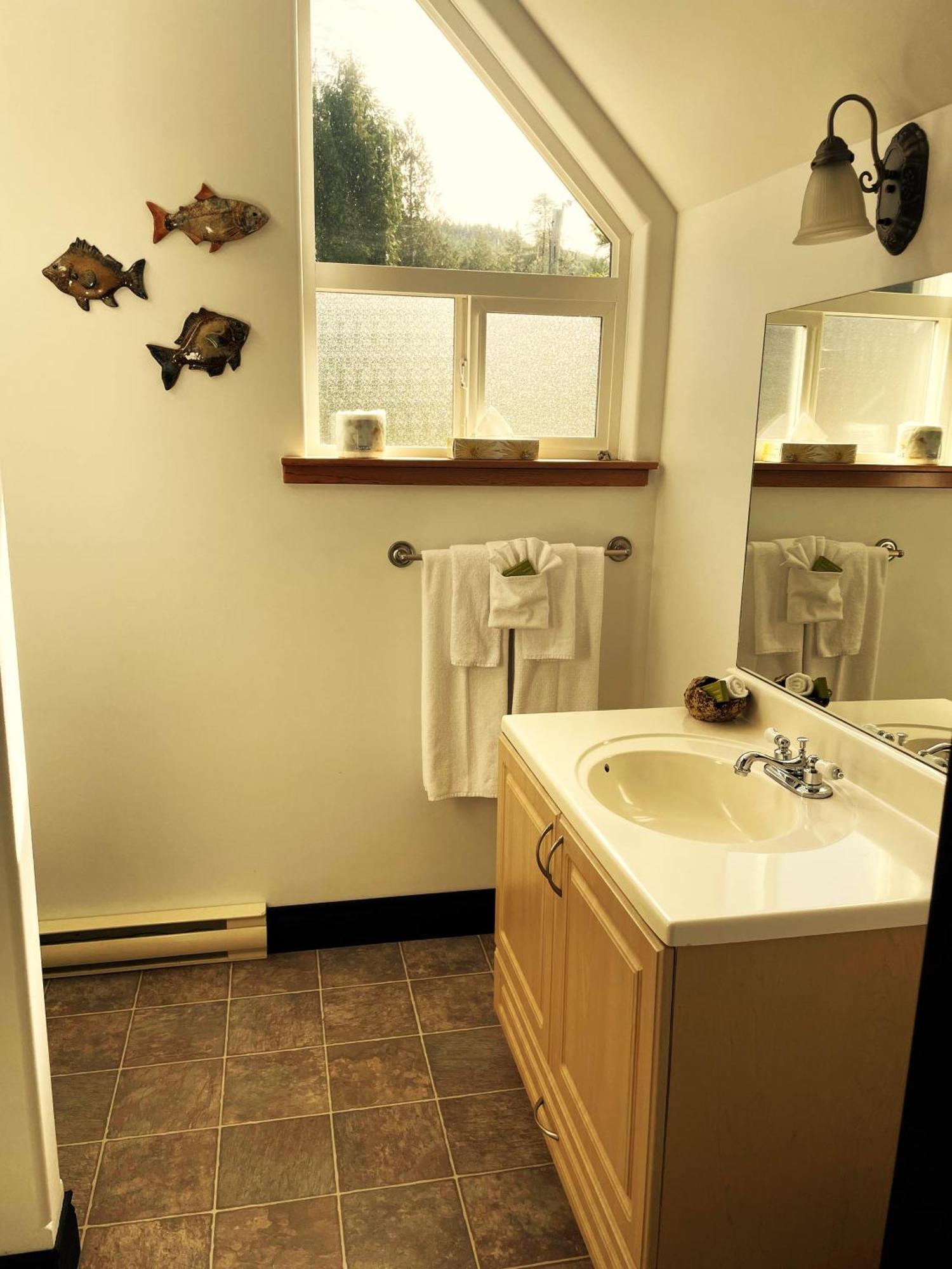 Wild Coast Wilderness Resort Port Renfrew Extérieur photo